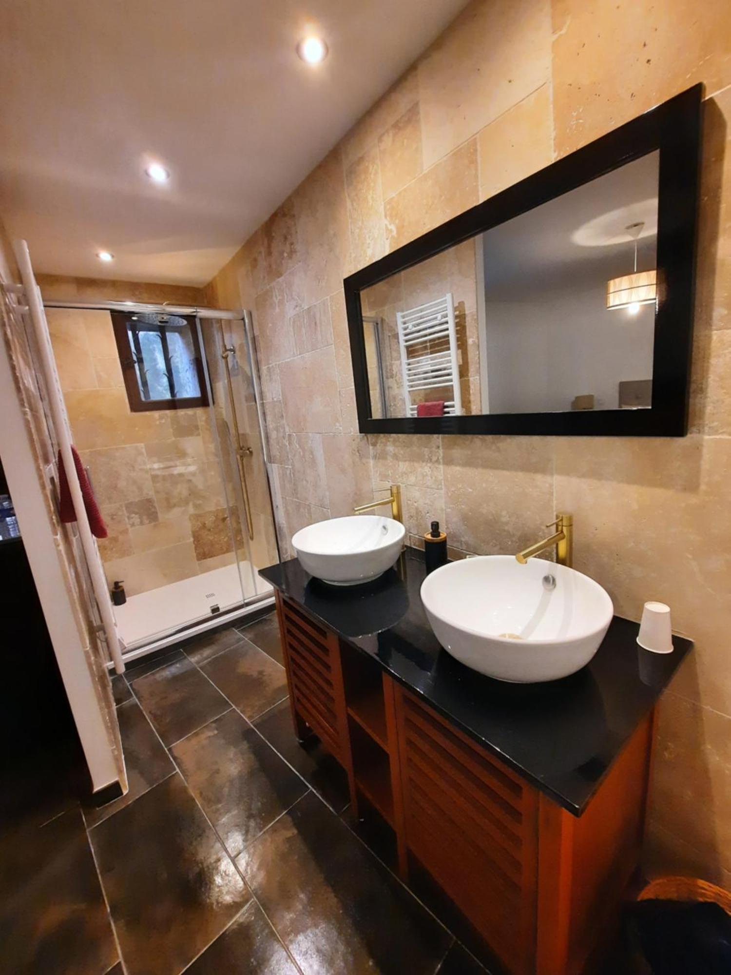 La Bonbonniere Gite De Charme Avec Jacuzzi Malaucène Exteriér fotografie