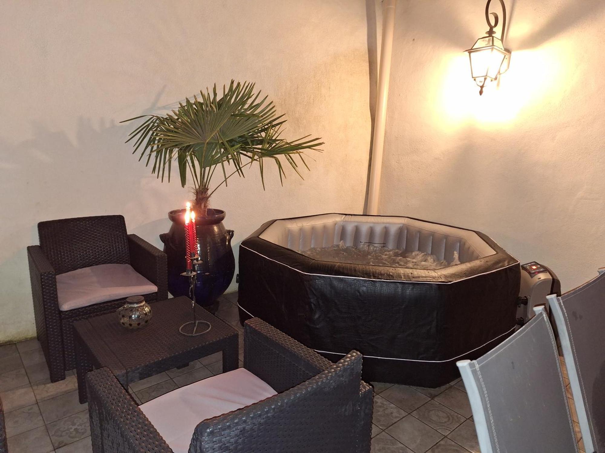 La Bonbonniere Gite De Charme Avec Jacuzzi Malaucène Exteriér fotografie