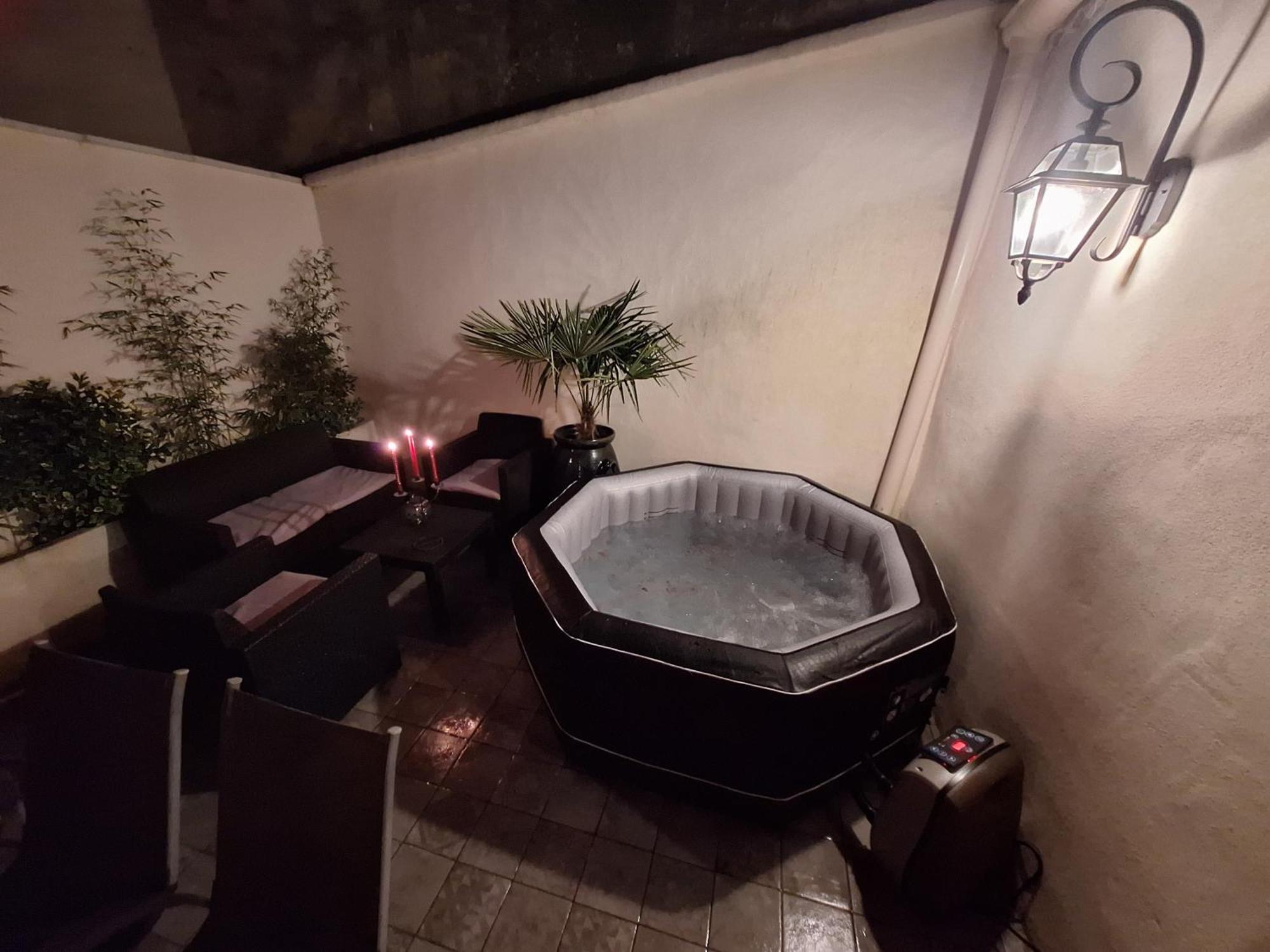 La Bonbonniere Gite De Charme Avec Jacuzzi Malaucène Exteriér fotografie
