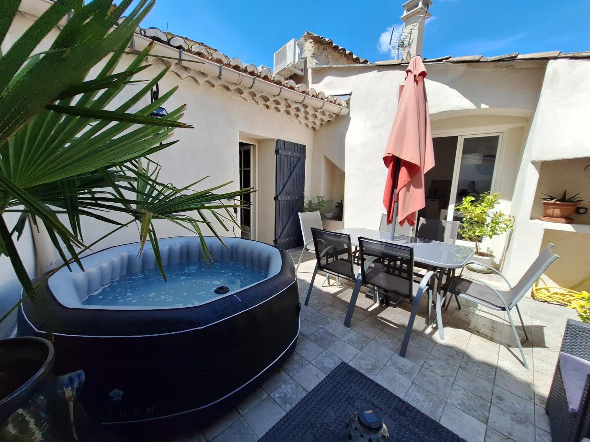 La Bonbonniere Gite De Charme Avec Jacuzzi Malaucène Exteriér fotografie